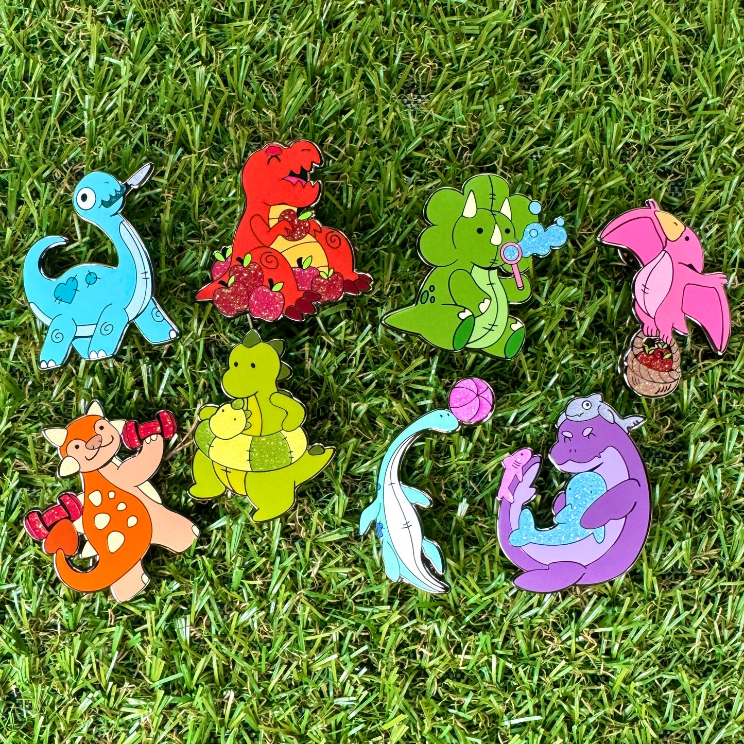 8 Dino Pins - 100€ INSTEAD OF 120€